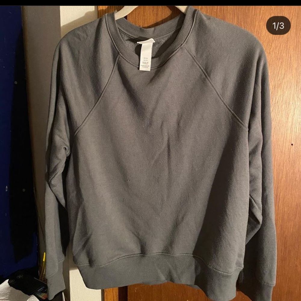 Grey H&M crewneck size xs
